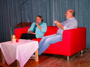 Bischöfin i.R. Rosemarie Wenner im Gespräch beim Nachtcafé